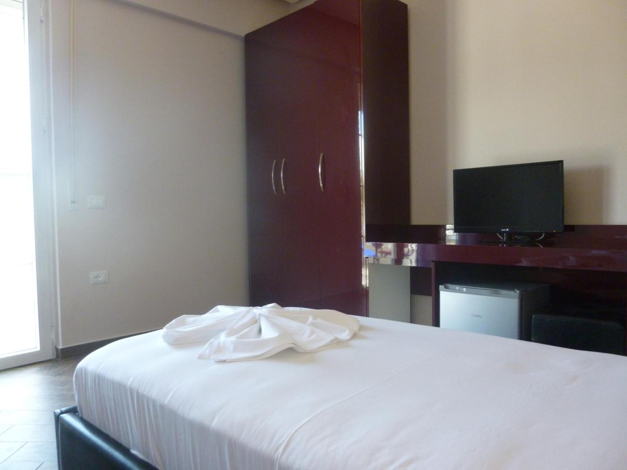 Villamaria Hotel Zvernec Экстерьер фото
