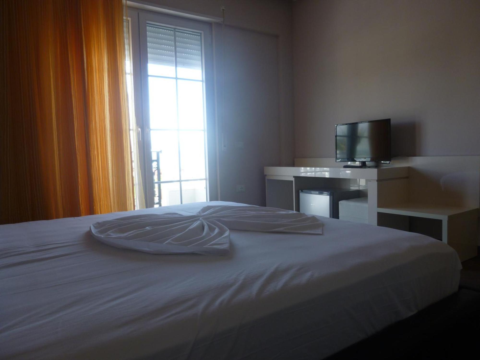 Villamaria Hotel Zvernec Экстерьер фото
