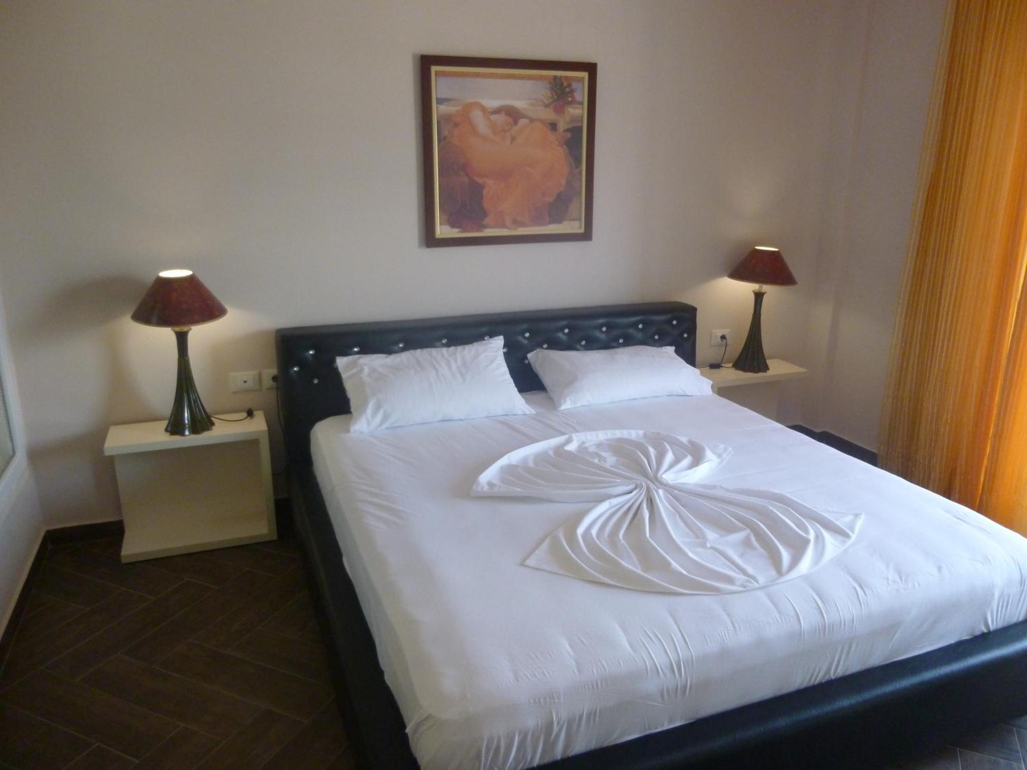Villamaria Hotel Zvernec Экстерьер фото