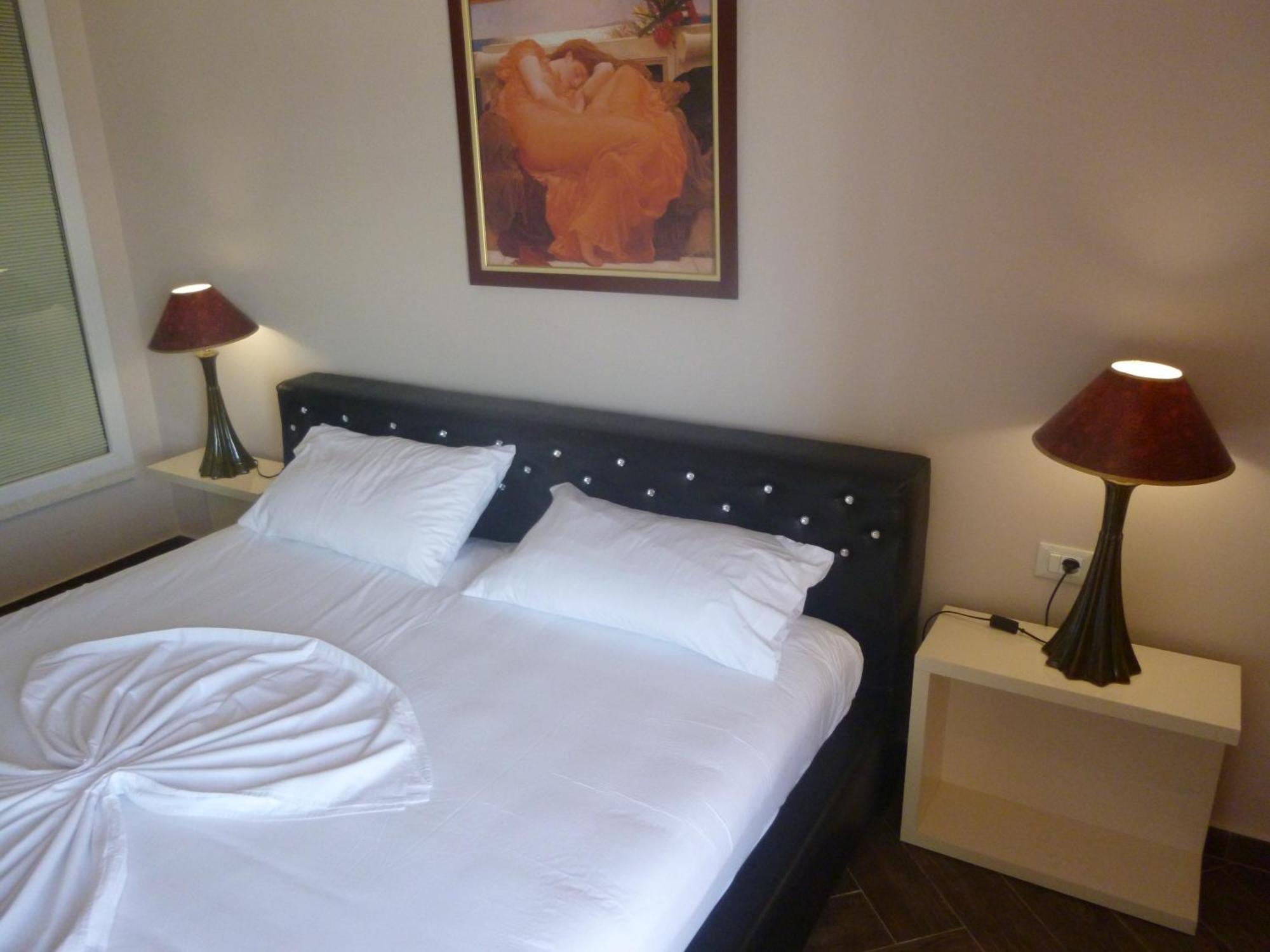 Villamaria Hotel Zvernec Экстерьер фото